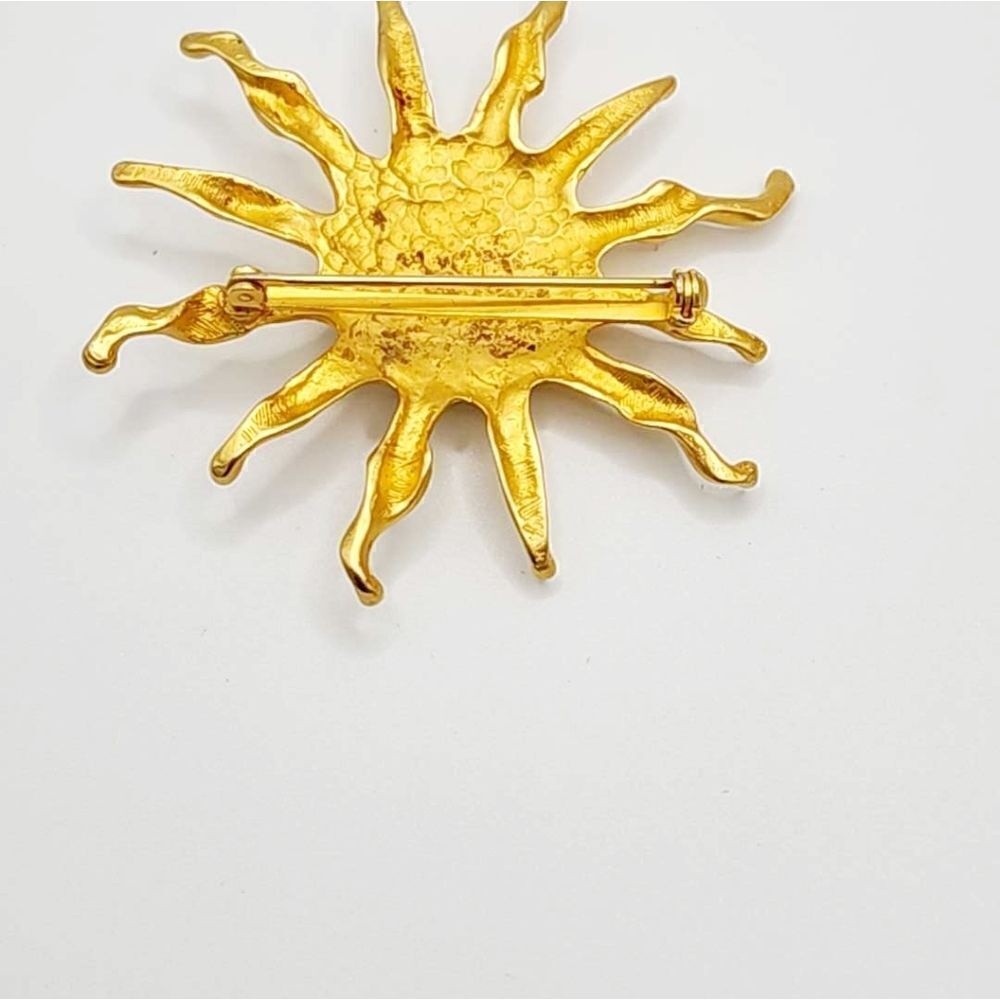 Vintage gold rhinestone smiling sun brooch - Picture 8 of 8